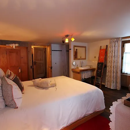 L'atelier D'en Bas Guest house La Tine