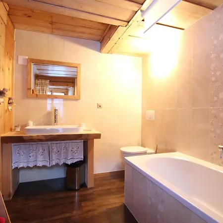 Guest house L'atelier D'en Bas La Tine